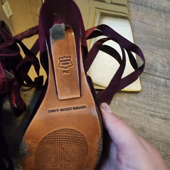 Leon Max I Wine Stiletto Heels W/ Silk Ribbon 7 - Picture 13 of 13